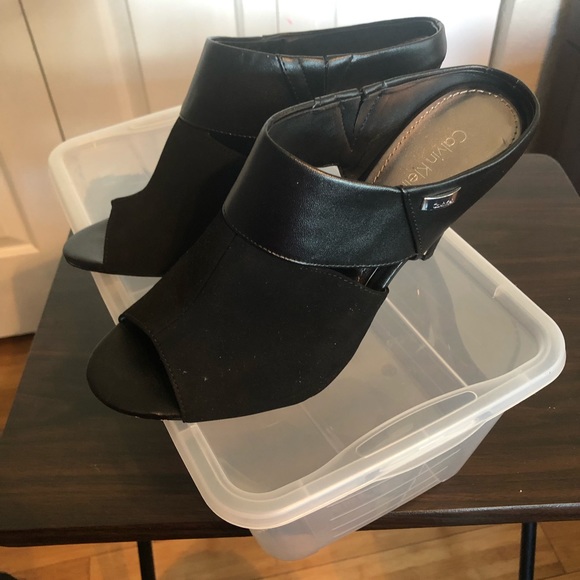 Heels - Picture 3 of 3